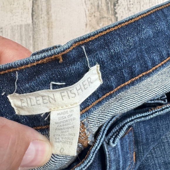 Eileen Fisher Medium Wash Straight Legged Jeans Size 0 - Picture 2 of 6